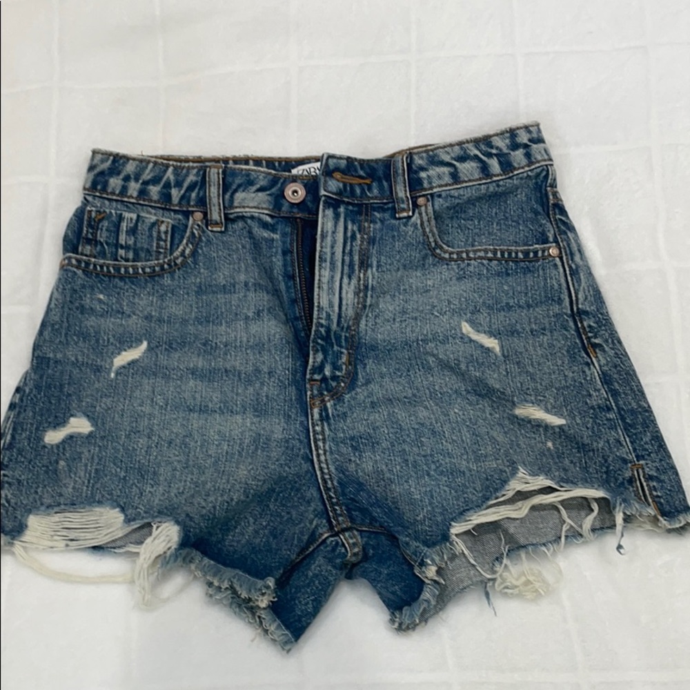 ZARA dark wash distressed denim high rise shorts!